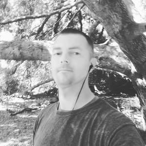 Meet your Posher, Eric